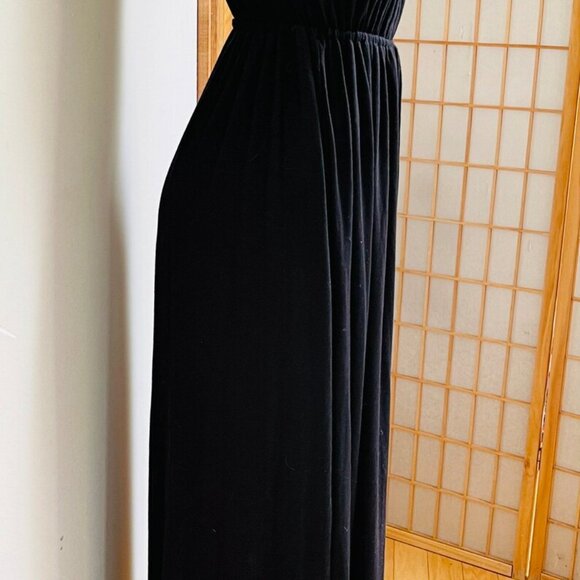 Soft and comfortable black maxi dress, by Olive and Oak. - Picture 2 of 8